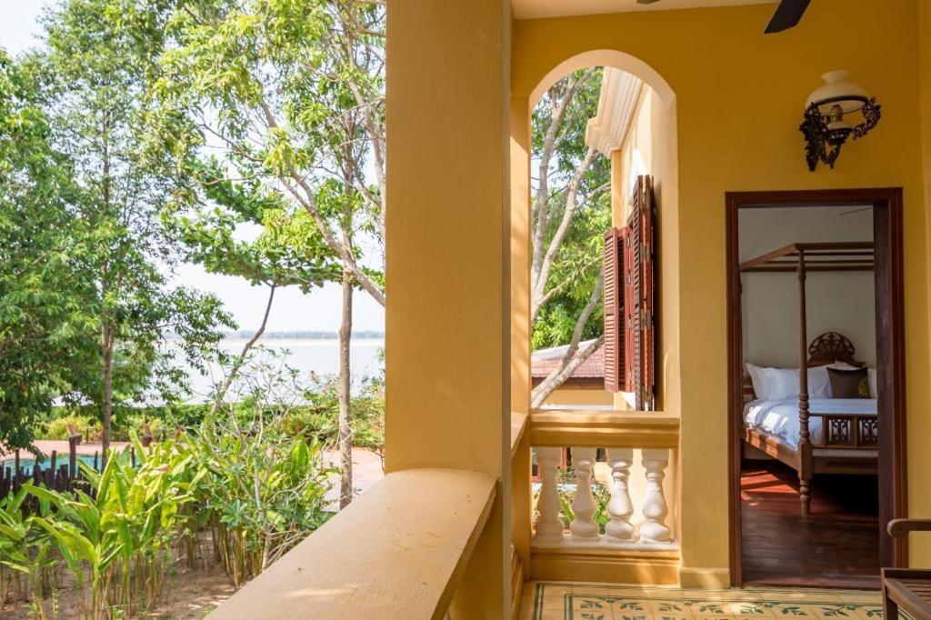 Le Relais De Chhlong Hotel Кратие Екстериор снимка